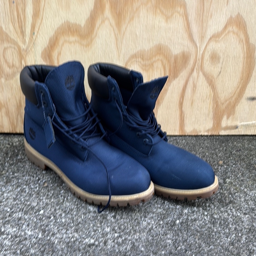 Timberland Blue and Black Lace-Up Boots with Padded Collar